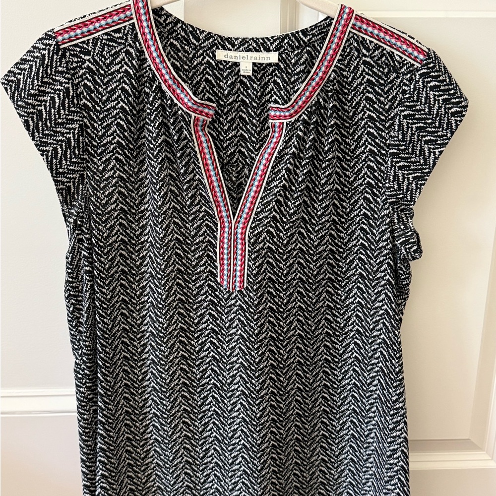 Daniel Rainn Black and White Women's Top